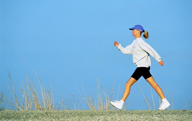 Caminhar três horas por semana reduz o risco deAVC entre as mulheres (Foto: Getty Images)